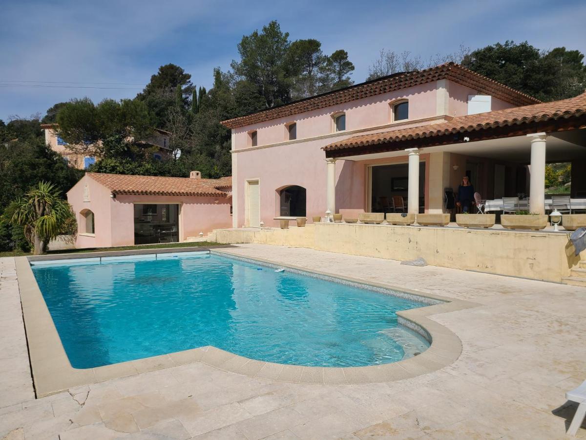 Villa Mycenes Gareoult Bagian luar foto