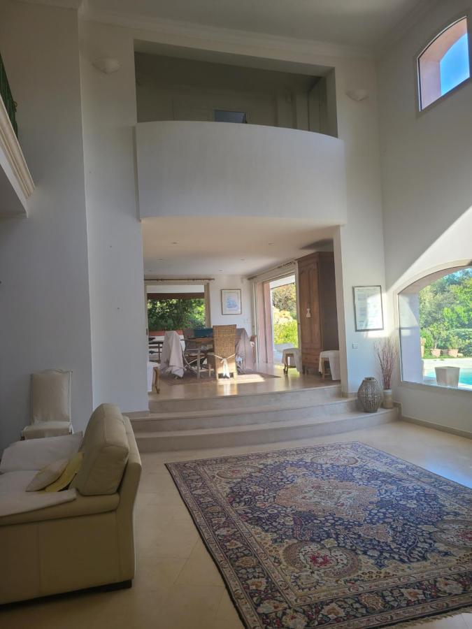 Villa Mycenes Gareoult Bagian luar foto